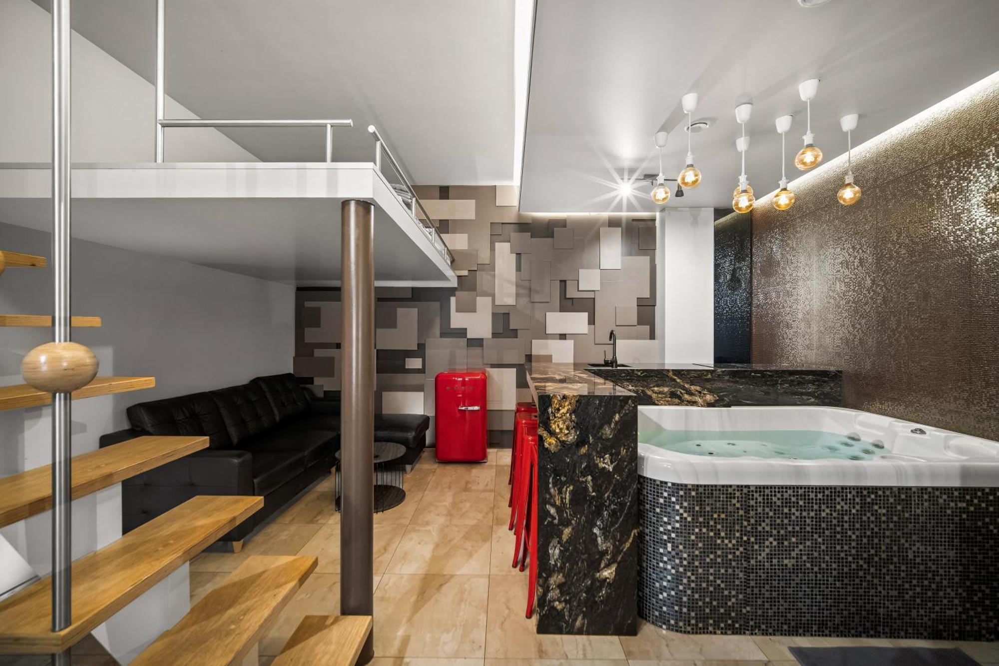 Secret Lounge - Cozy Studio with Sauna&Jacuzzi VNO Esterno foto
