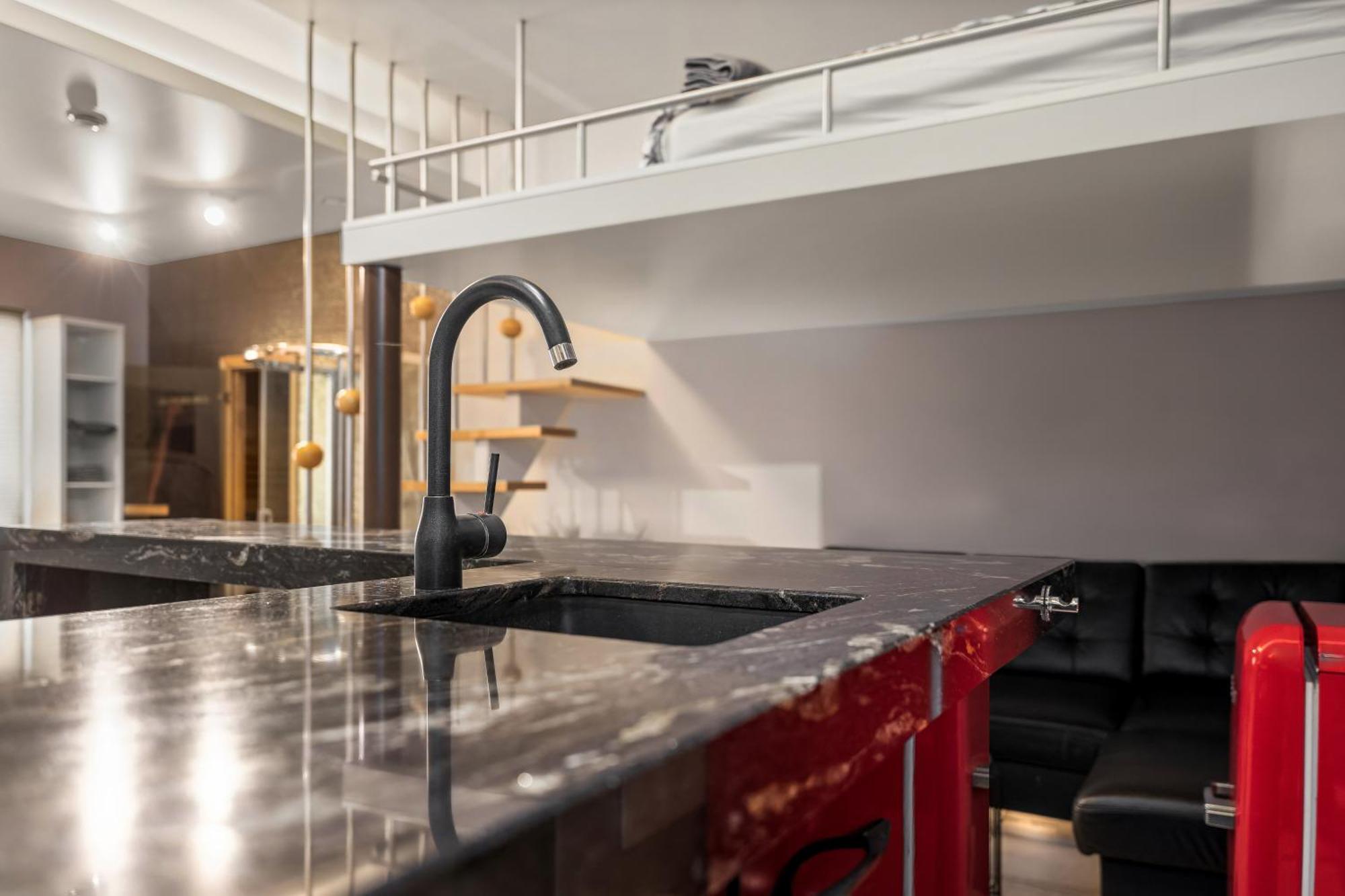 Secret Lounge - Cozy Studio with Sauna&Jacuzzi VNO Esterno foto