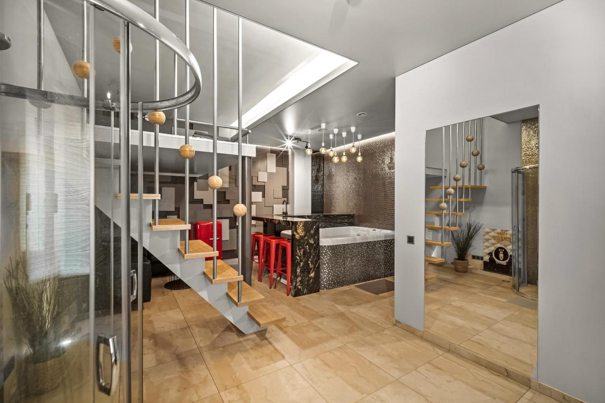 Secret Lounge - Cozy Studio with Sauna&Jacuzzi VNO Esterno foto